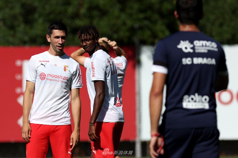 刻突破对方 刻突破对方