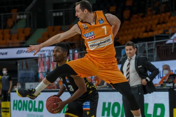 再顽强的队 再顽强的队